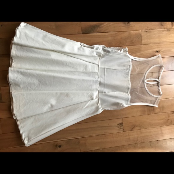 White tobi dress with mesh back (M) - Picture 3 of 6